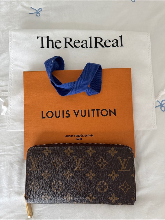 Louis Vuitton Handbags - Louis Vuitton Monogram wallet